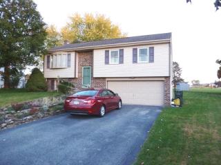 1616 Linda Ct, Landisville, PA 17538-1411