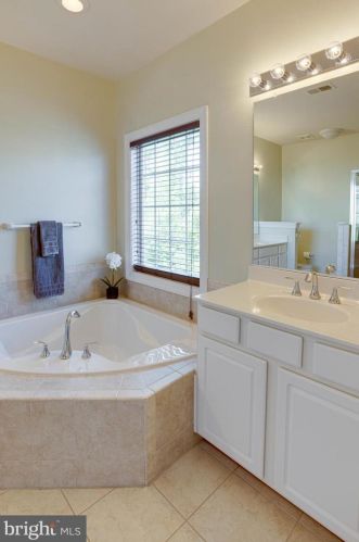 16002 Pitner St, Haymarket VA  20169-4956 exterior