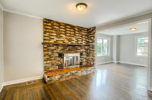 21 Seminole Ave, Waterbury, CT 06705-1829