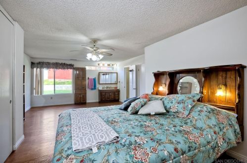 6908 Tanglewood Rd, San Diego CA  92111-4123 exterior