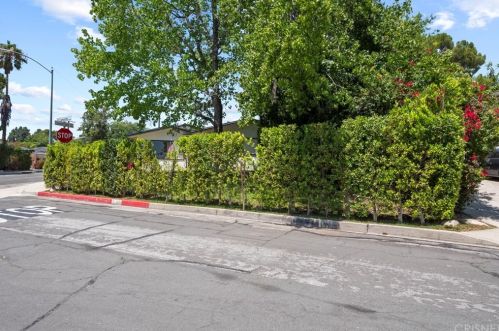 3653 El Caminito, Glendale CA 91214-1716 exterior