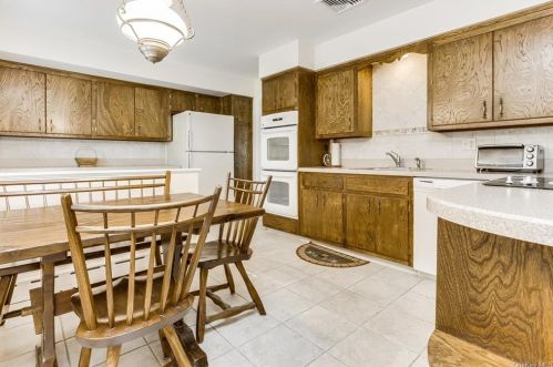 122 Spook Rock Rd, Airmont NY  10901-3008 exterior