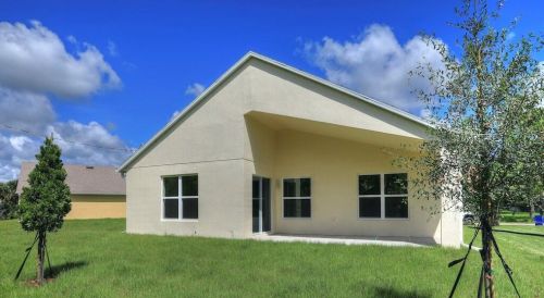 790 Tuxedo Ter, Sebastian, FL 32958-5408