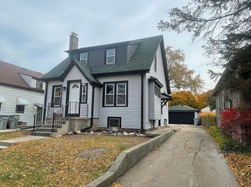 3150 56th St, Milwaukee, WI 53219-4437