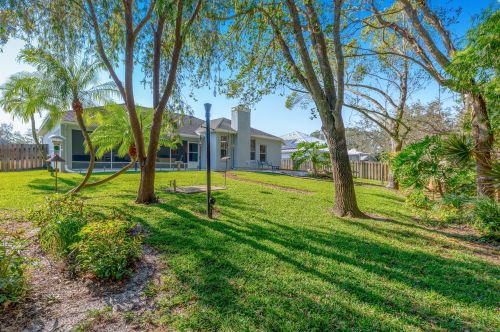 527 Greenway Ter, Port Saint Lucie FL  34983-2642 exterior