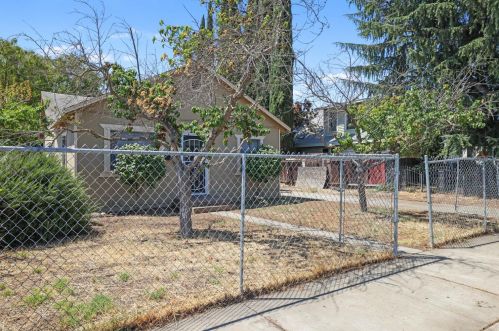 210 Cherry St, Lodi CA  95240-4804 exterior