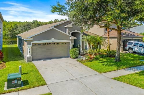 19018 Fishermans Bend Dr, Lutz FL  33558-9753 exterior