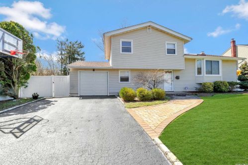 3 Warren Ln, Muttontown, NY 11753-1431