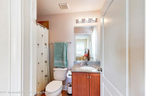 386 Hopedale Dr, Berkeley Township NJ  08721-2781 exterior