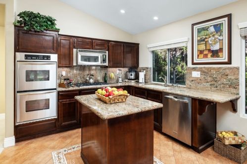 2631 Saddle Ridge Dr, Covina CA  91724-3839 exterior