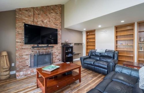 27025 Las Mananitas Dr, Santa Clarita CA  91354-2205 exterior