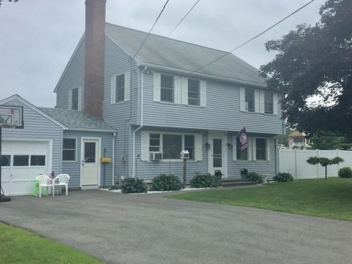 392 Maple St, Danvers MA  01923-1542 exterior