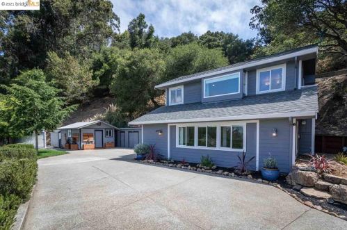 7568 Altura Pl, Oakland, CA 94605-3108