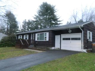 42 Tracy Cir, Amherst, MA 01002-3235