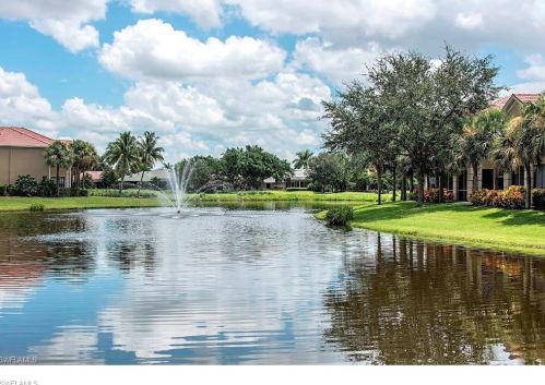 2350 Mont Claire Dr, Naples FL  34109-4307 exterior