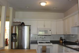 30 Emily Pl, Parsippany NJ  07054-3426 exterior