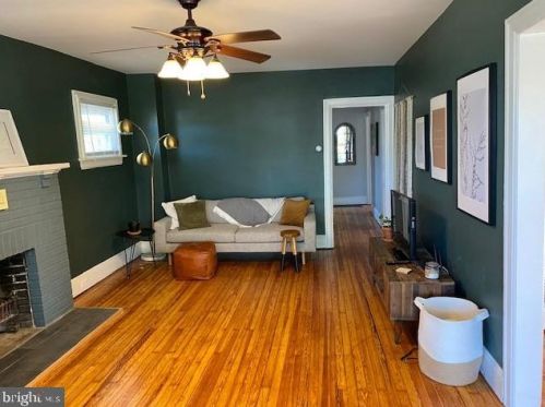 213 Inman Ter, Willow Grove PA  19090-3513 exterior