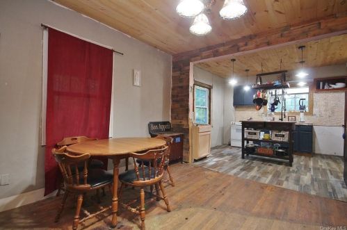 350 Old Post Rd, Marlborough NY  12542-6540 exterior