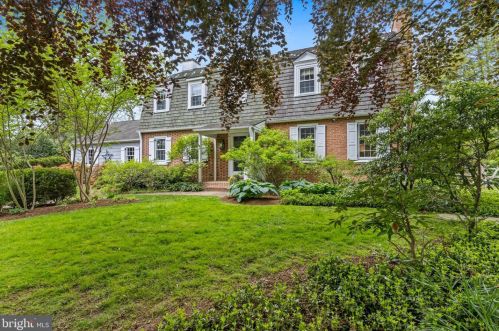 5902 Orchard Cir, Wilmington, DE 19807-1212