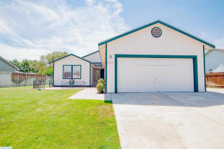 4113 Grand Ronde Ave, Kennewick WA  99336-6133 exterior