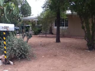 1710 Country Club Rd, Tucson AZ  85713-2236 exterior