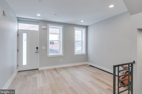 1542 Lawrence St, Philadelphia PA  19122-3721 exterior