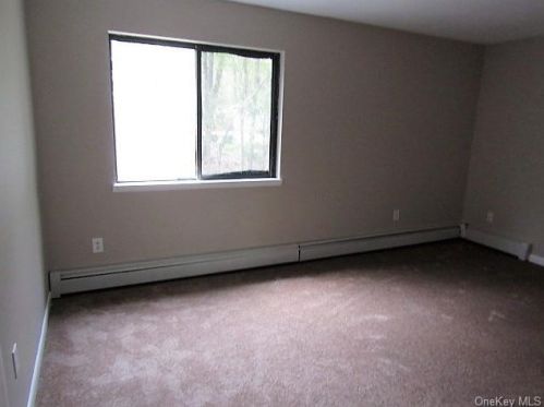 28 Raker Rd, Poughkeepsie NY  12603-5632 exterior