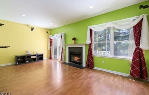 22 Autumn Ridge Rd, Greystone Park NJ  07950-1194 exterior