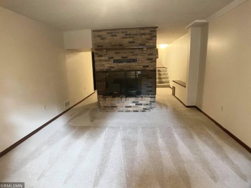 579 County Rd B, Saint Paul MN 55117-1802 exterior