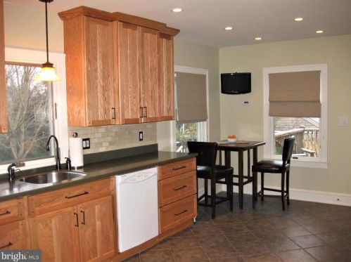 738 Bunker Hill Ave, Lawrence Township NJ  08648-4443 exterior