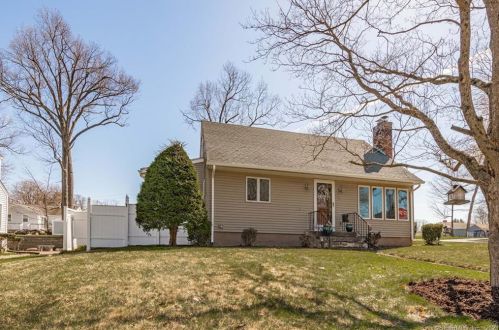 137 Helaine Rd, Manchester, CT 06042-3356