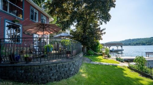 16 Maple Pkwy, Sparta NJ  07871-2011 exterior