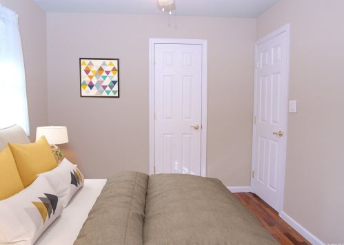 61 Spruce St, Islip Manor NY  11751-3009 exterior
