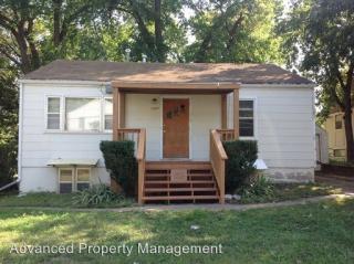 1209 Claflin Rd, Manhattan KS  66502-4616 exterior