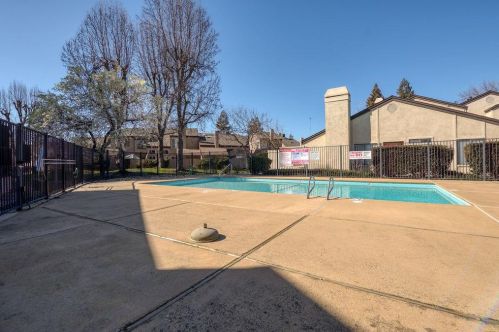 1110 Cedar Creek Dr, Modesto CA  95355-5206 exterior