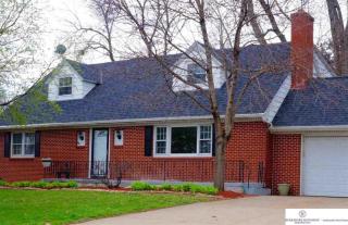 2106 90th St, Omaha, NE 68124-2006
