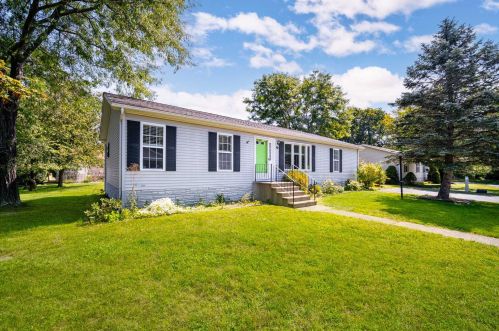 19 Fifth Dr, Hyde Park, NY 12538-3713