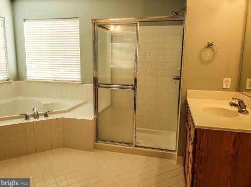 3810 Rolling Hills Dr, Upton PA  17225-8392 exterior