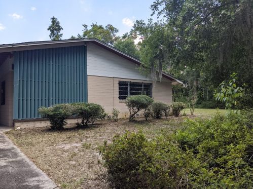 915 Sans Souci Ave, Deland, FL 32720-2725