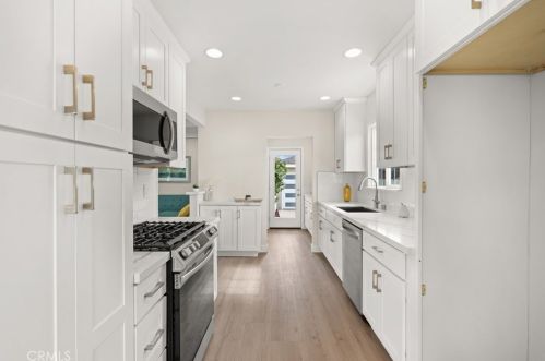 15424 Wilton Pl, Gardena CA  90249-4729 exterior