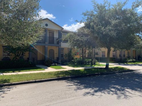 1934 Korona Dr, Fort Pierce, FL 34952-8050