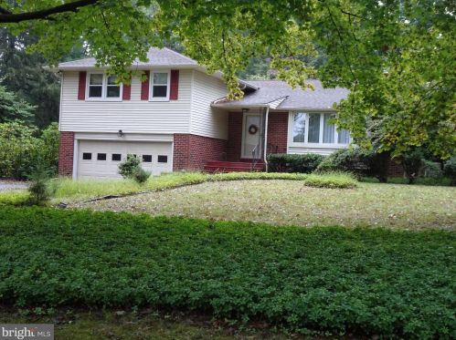 900 Llanfair Rd, Prospectville, PA 19002-2215