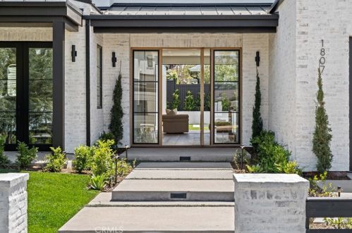 1807 Port Charles Pl, Newport Beach, CA 92660-5321