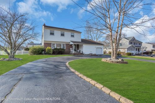 1 Timber Dr, Tinton Falls, NJ 07712-3430
