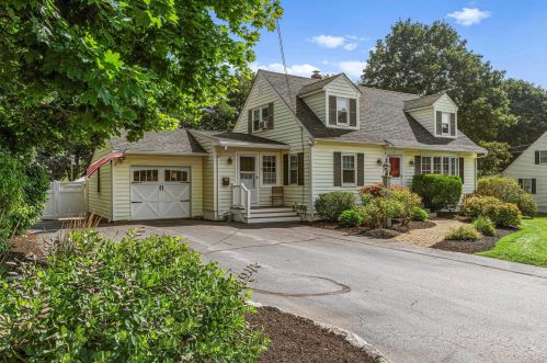 2 Crescent Ave, Dover, NH 03820-2715