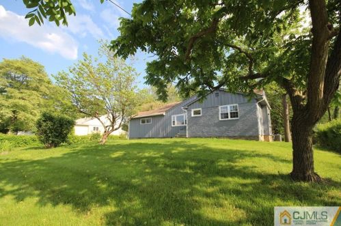 181 Rues Ln, East Brunswick NJ  08816-3666 exterior