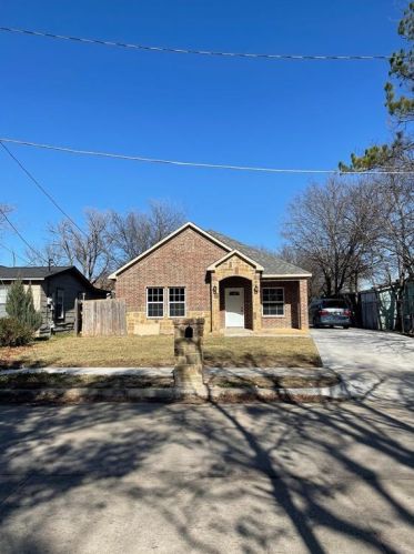 4129 Knox St, Fort Worth, TX 76119-5098