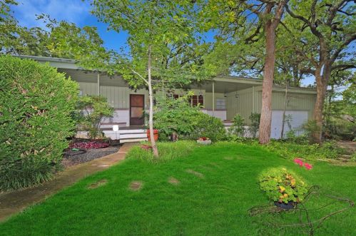 5652 Blueridge Dr, Fort Worth, TX 76112-2913