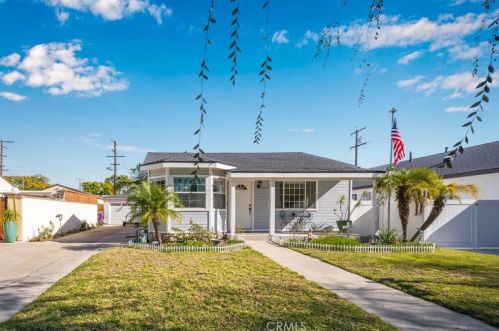 3768 Ocana Ave, Long Beach, CA 90808-2118