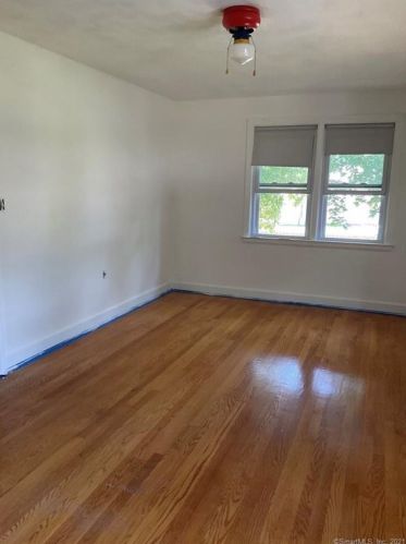 429 Elm St, Windsor Locks CT  06096-1604 exterior